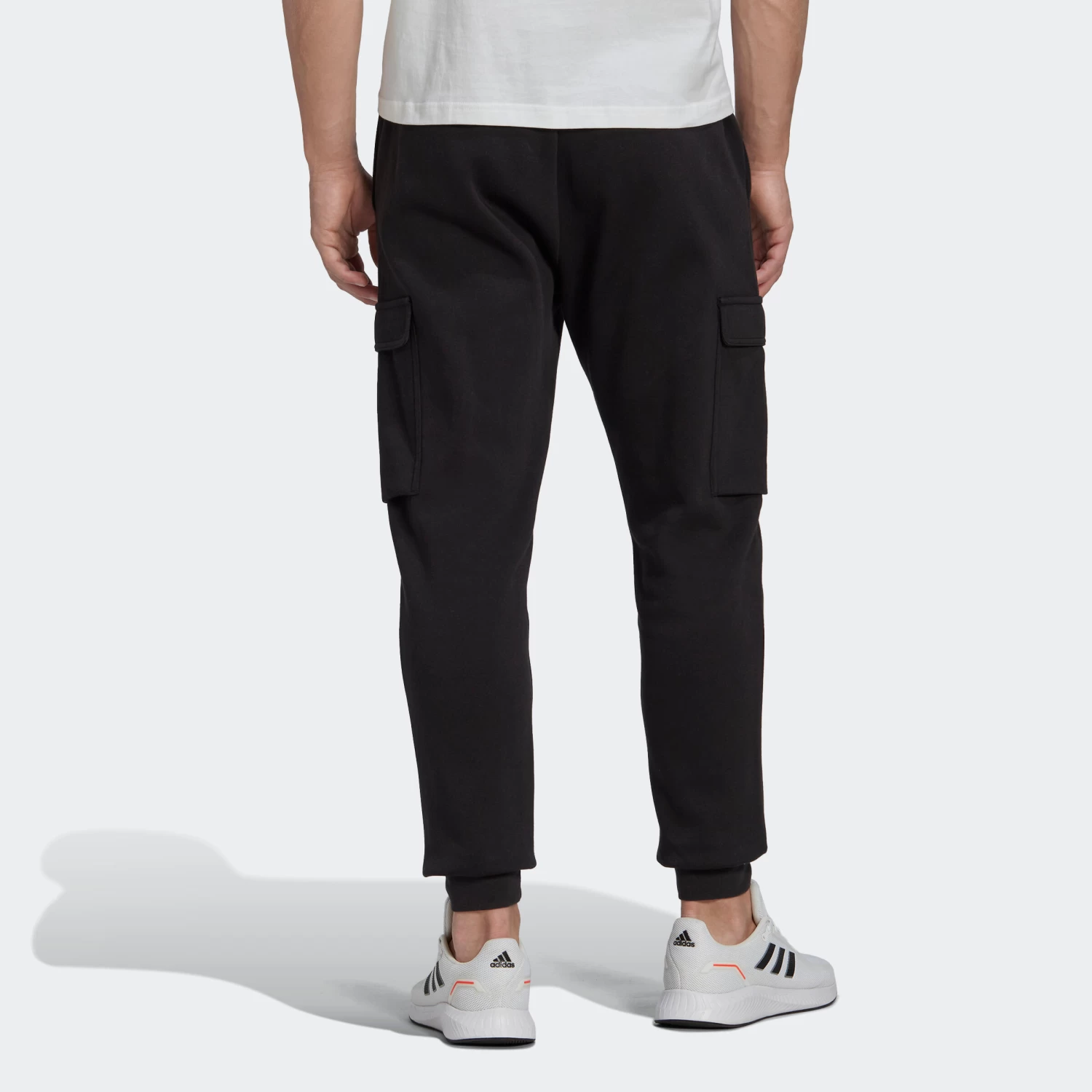 ADIDAS Men's Low-Impact Fitness Tracksuit Bottoms 4 ADIDAS Men's Low-Impact Fitness Tracksuit Bottoms - Image 2