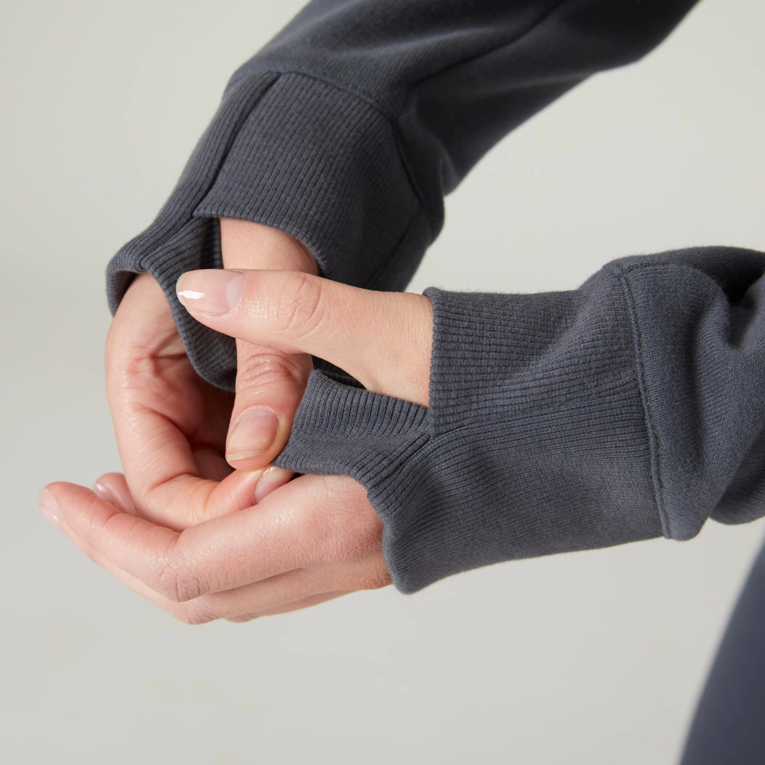 Women's Fitness Cropped Hoodie 520 7 Women's Fitness Cropped Hoodie 520 - Image 5