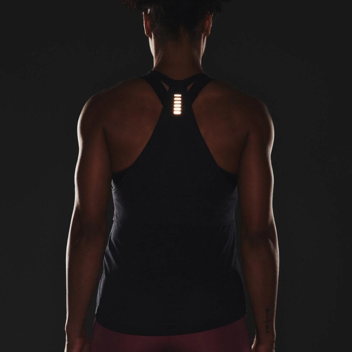 Under Armour Womens/Ladies Streaker Tank Top (Black/Black) 5 Under Armour Womens/Ladies Streaker Tank Top (Black/Black) - Image 3