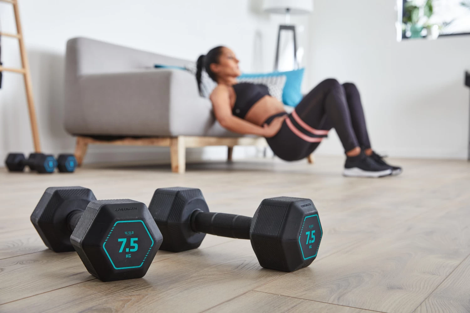 CORENGTH Weight Training Crosstraining Hex Dumbbell 7.5 Kg 6 CORENGTH Weight Training Crosstraining Hex Dumbbell 7.5 Kg - Image 4