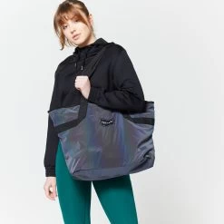 25 L Sport Tote - Reflective Black 16 25 L Sport Tote - Reflective Black -Fitness Equipment Store k6f3e019de02bfe9392853d5af716c28f