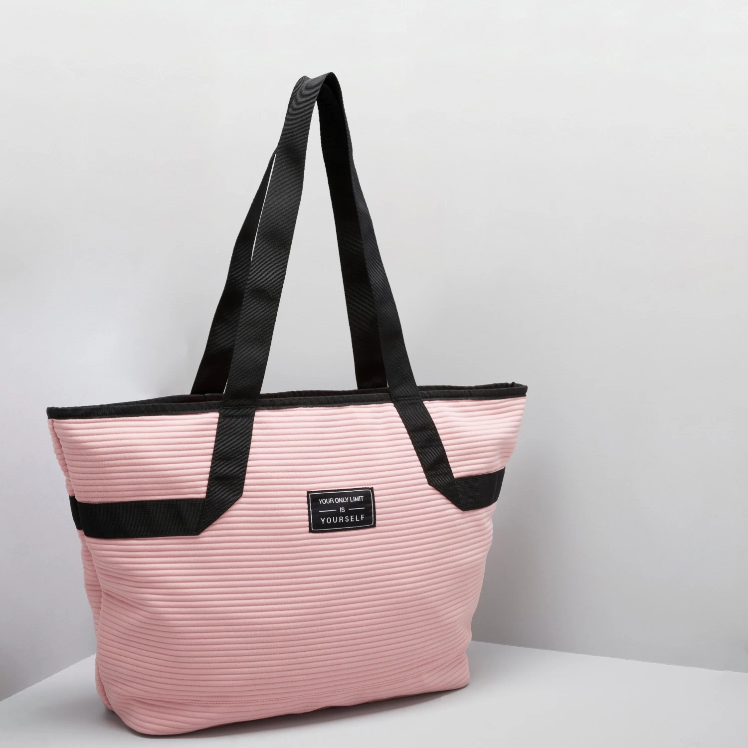 The Sport Tote: A Must 5 The Sport Tote: A Must - Image 3
